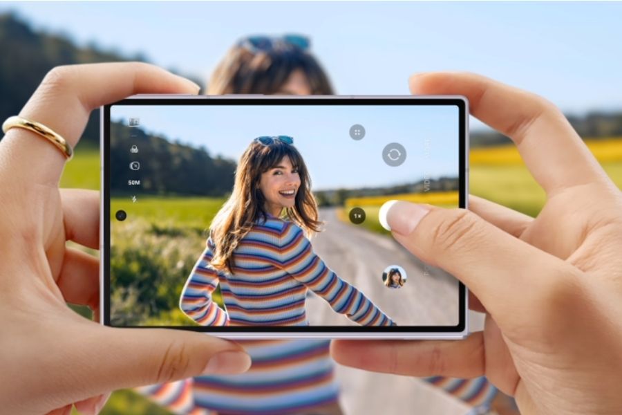 Samsung Galaxy Z Fold 8 (12GB RAM + 256GB Storage)